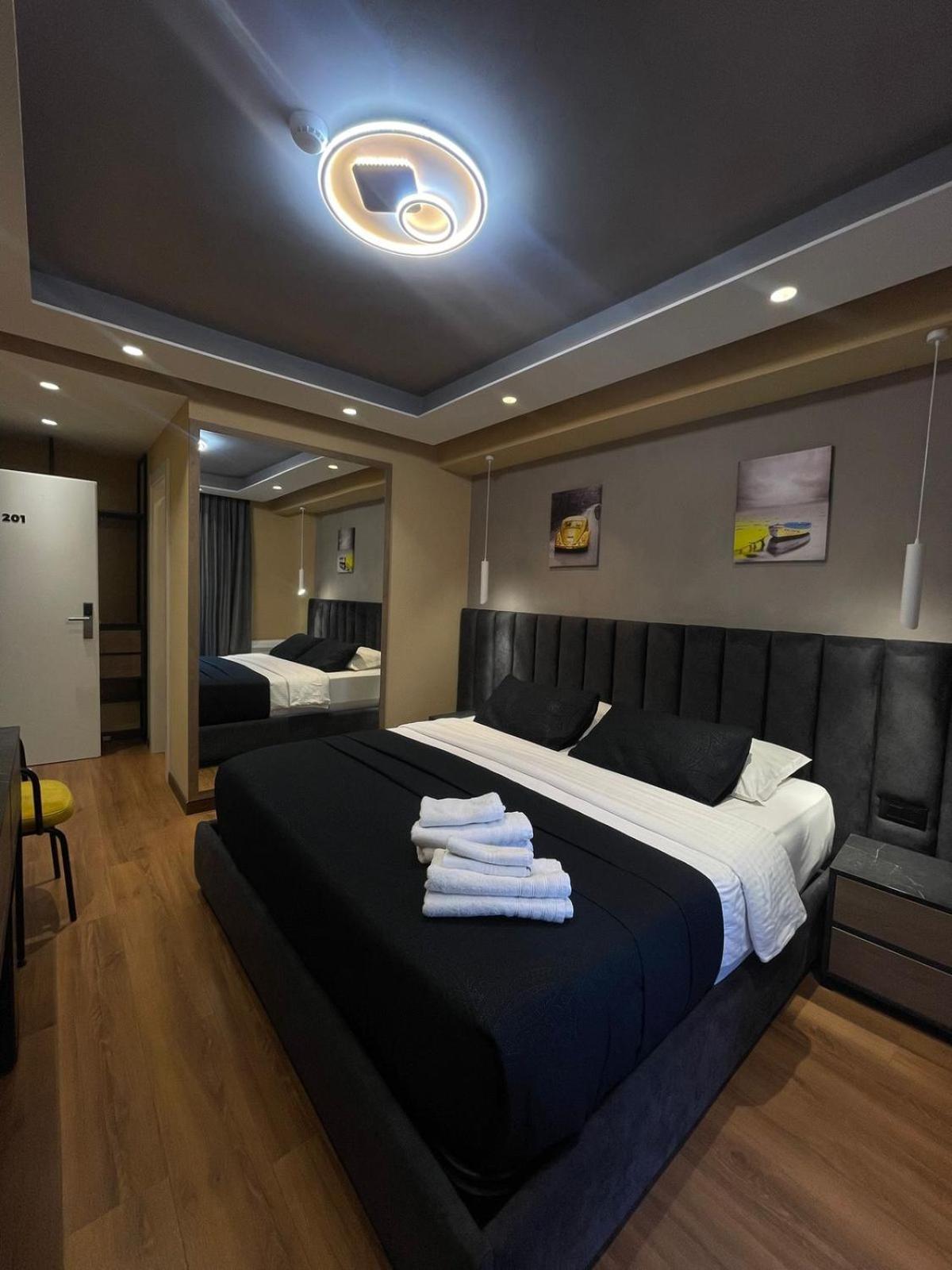 Peaky Hotel Драч Екстериор снимка